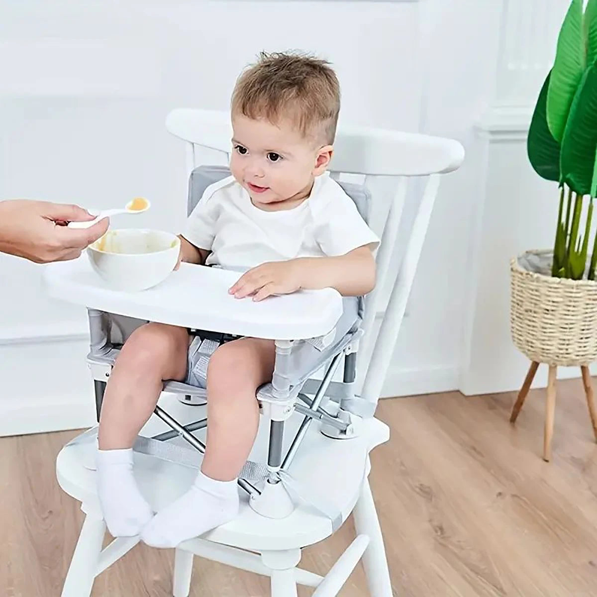 Children's dining chair portable foldable baby dining chair baby dining table small chair baby eating out folding