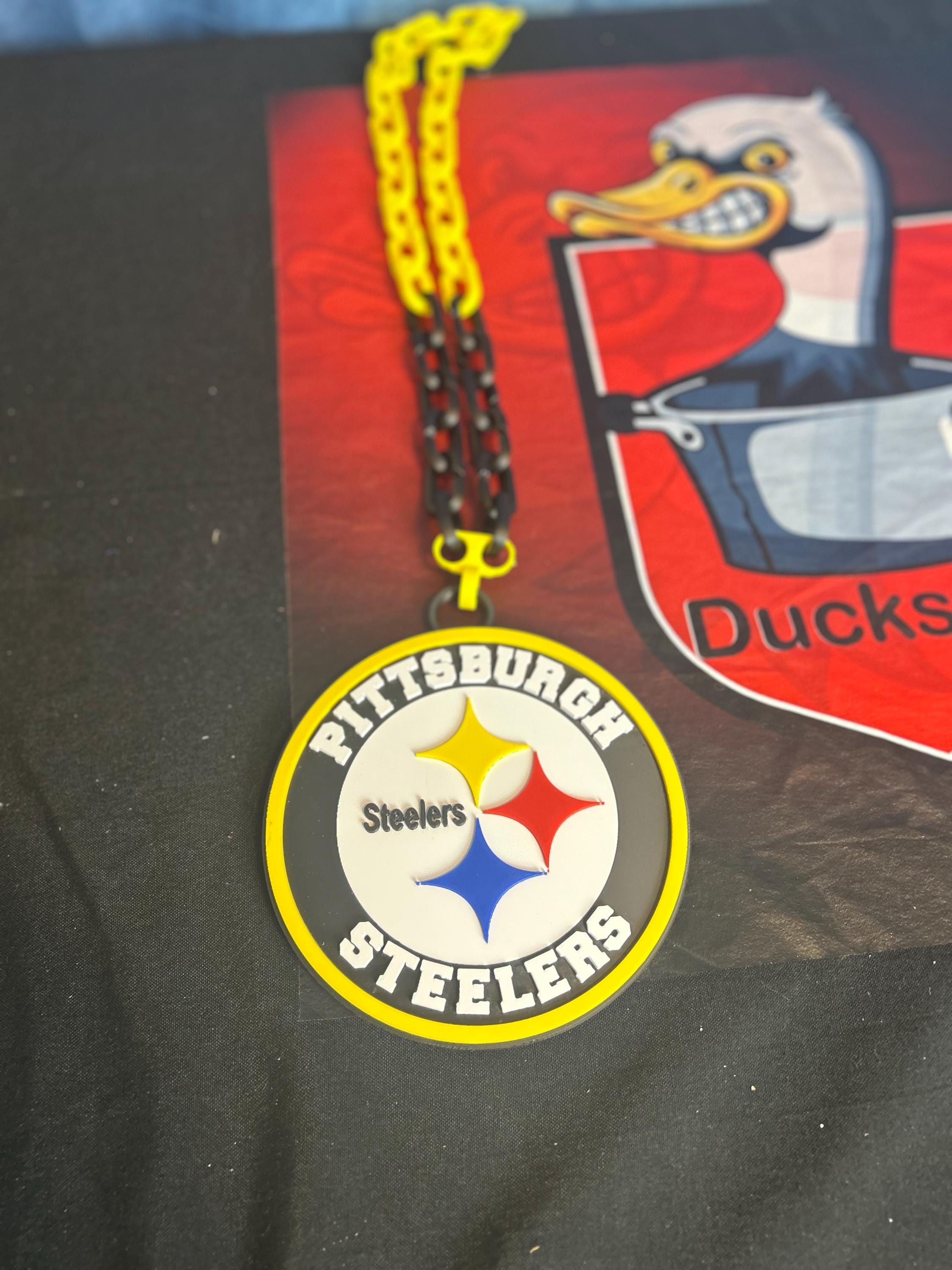 Pittsburgh Steelers 3-D Hype Chain Oversized bold, game day ready