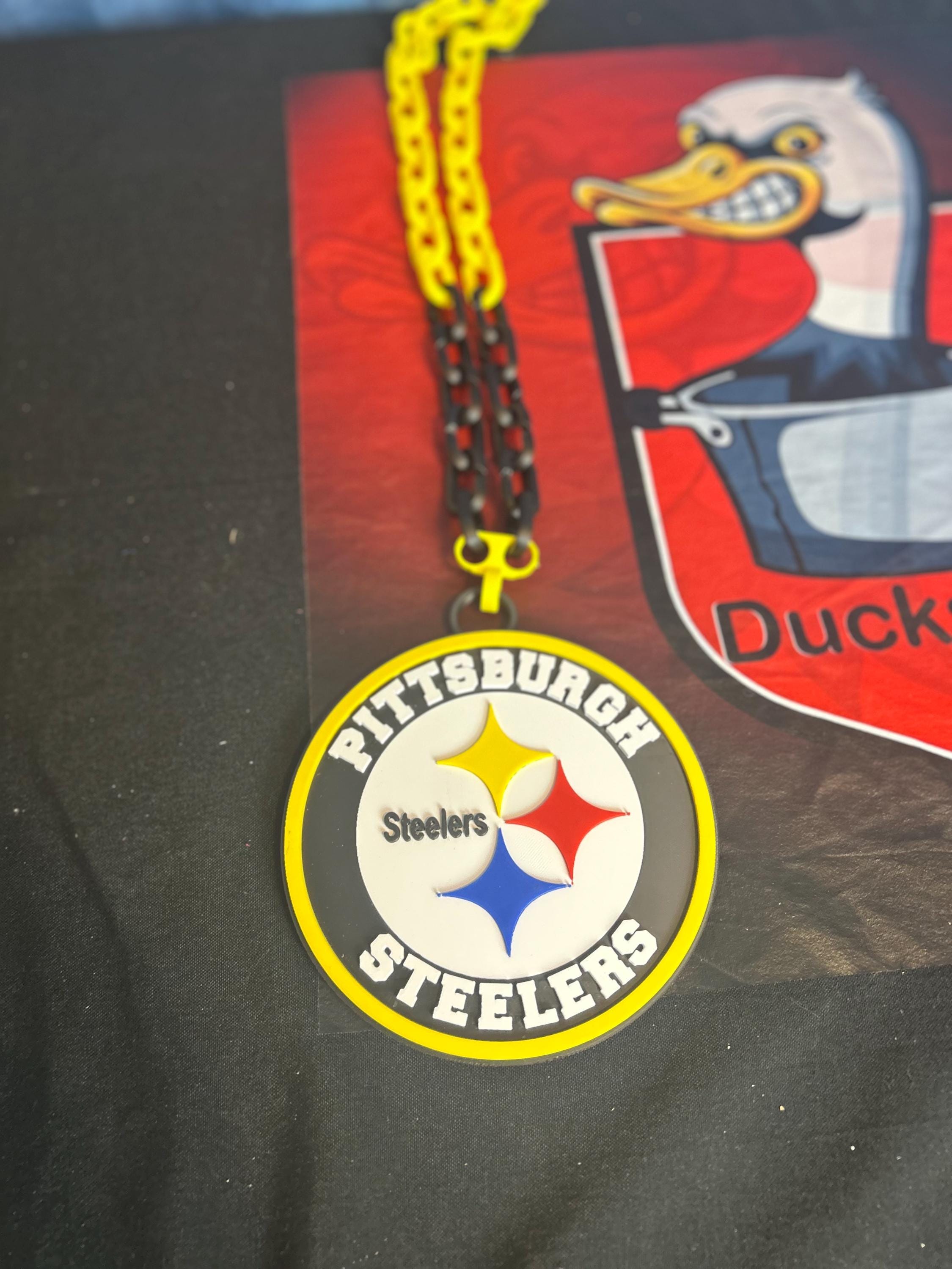 Pittsburgh Steelers 3-D Hype Chain Oversized bold, game day ready