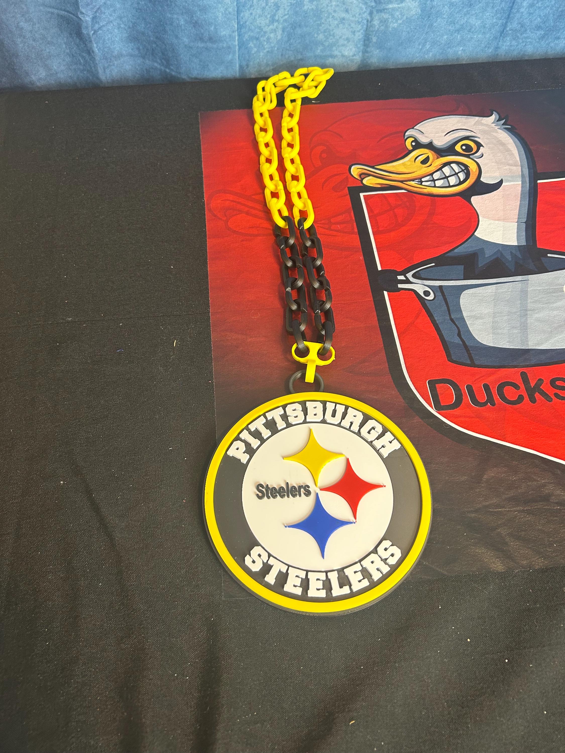 Pittsburgh Steelers 3-D Hype Chain Oversized bold, game day ready