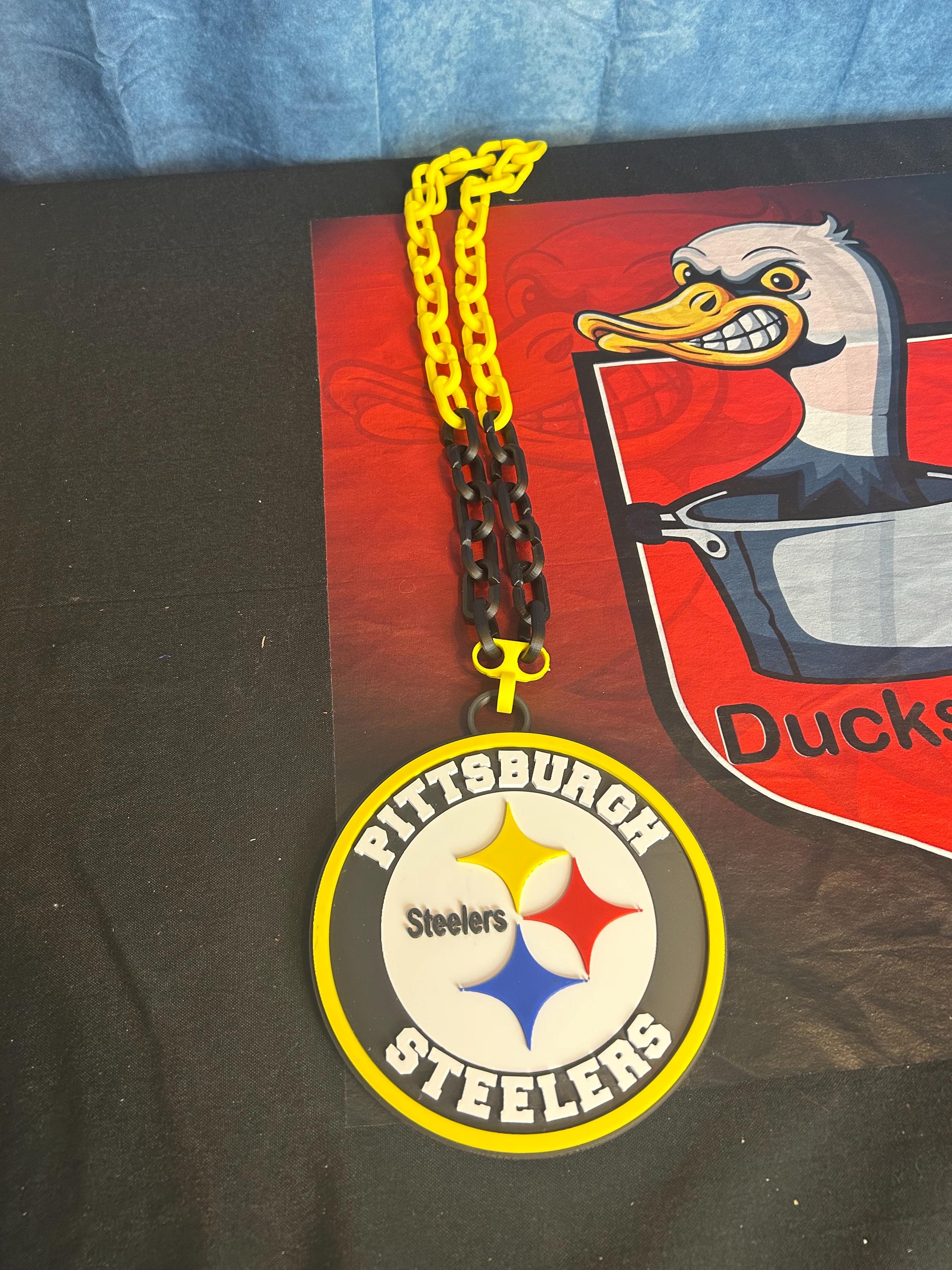 Pittsburgh Steelers 3-D Hype Chain Oversized bold, game day ready